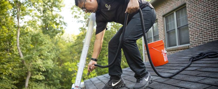 Expert Tips for Choosing the Best Gutter Cleaning Service